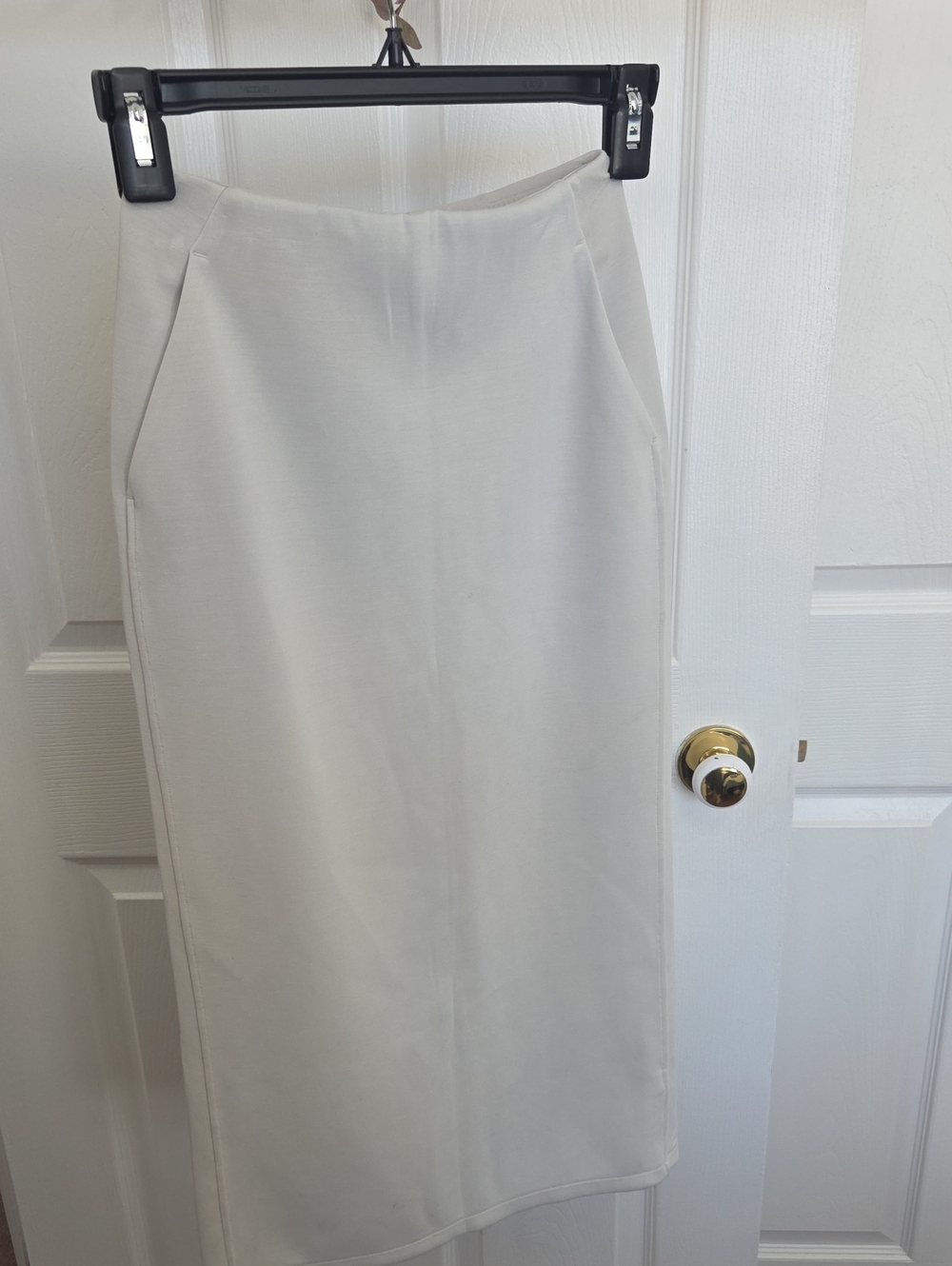 lululemon athletica Size 0 Cream Midi Pencil Skirt